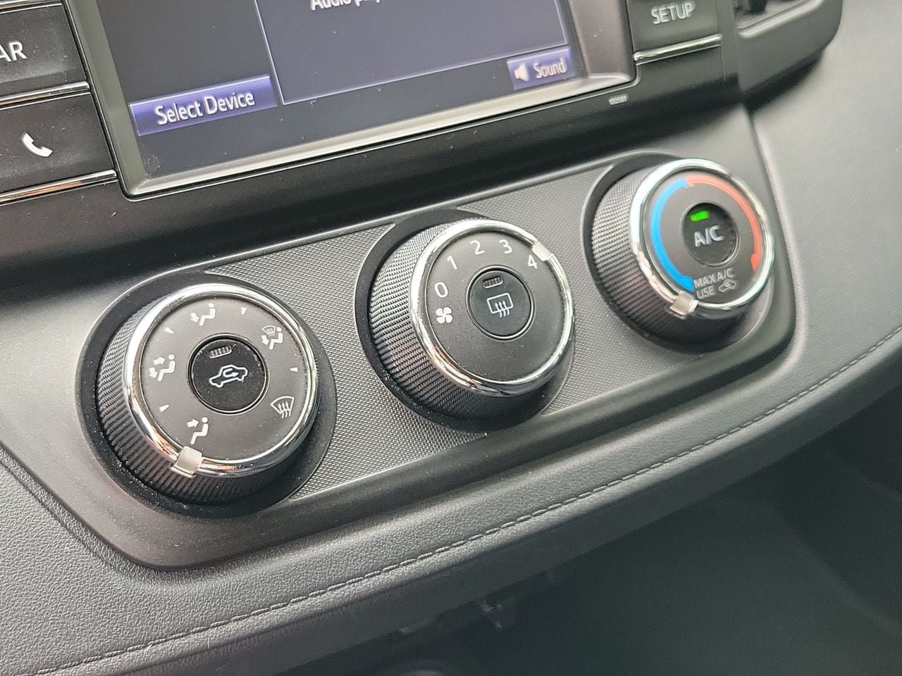 Used 2017 Toyota RAV4 LE FWD image 26