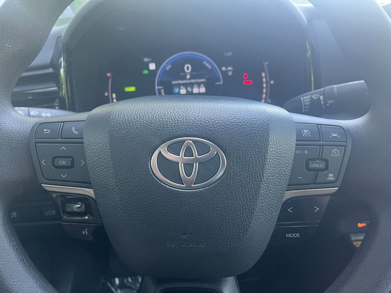 Used 2025 Toyota Camry Hybrid FWD image 27