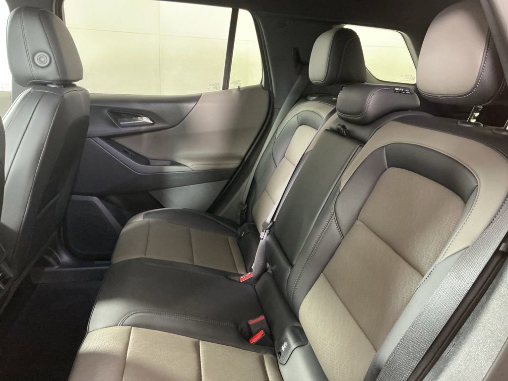 New 2026 Chevrolet Equinox LT w/ Convenience Package II AWD/4WD image 8