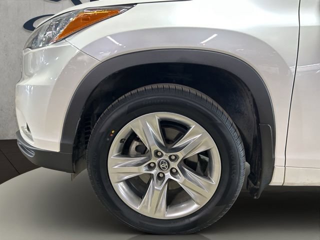 Used 2016 Toyota Highlander Limited AWD/4WD image 18