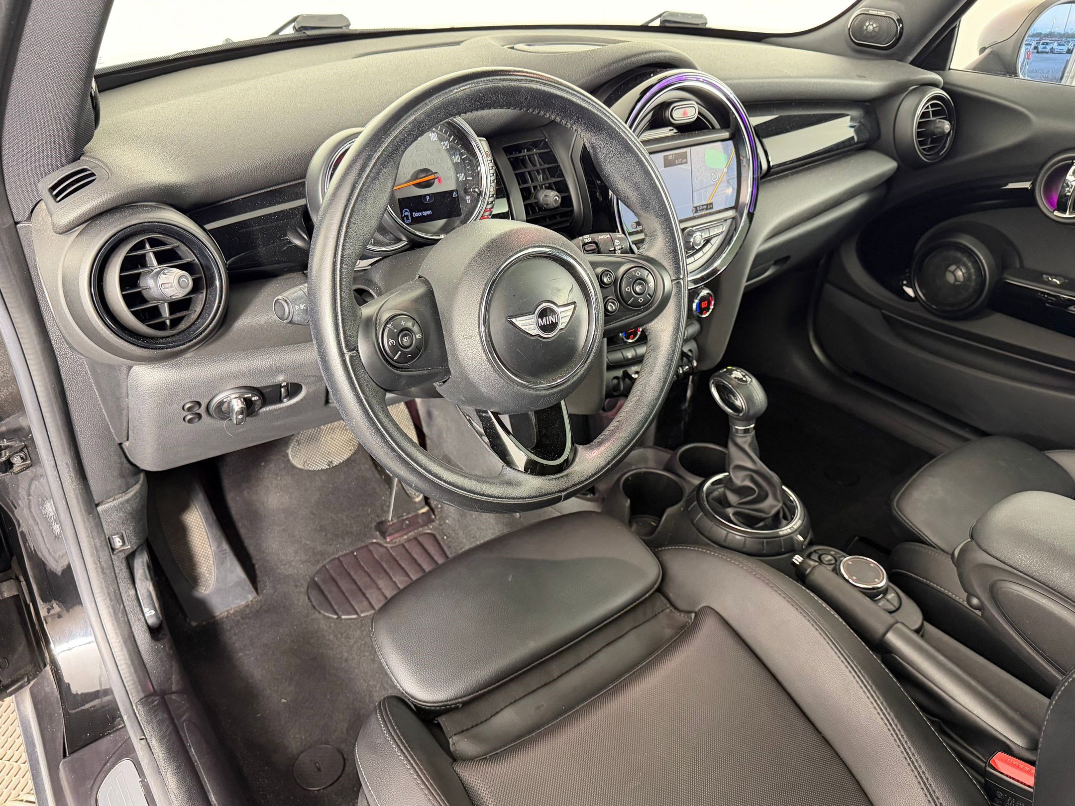 Used 2015 MINI Cooper 2-Door Hardtop image 4