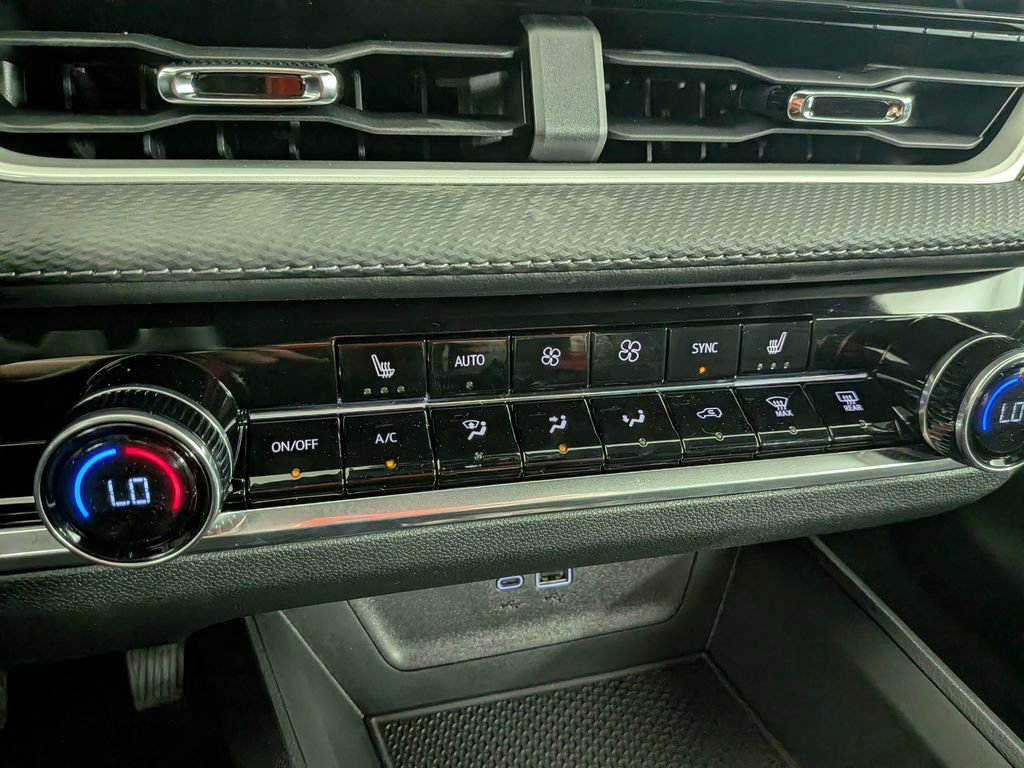 New 2026 Chevrolet Equinox LT w/ Convenience Package II image 27