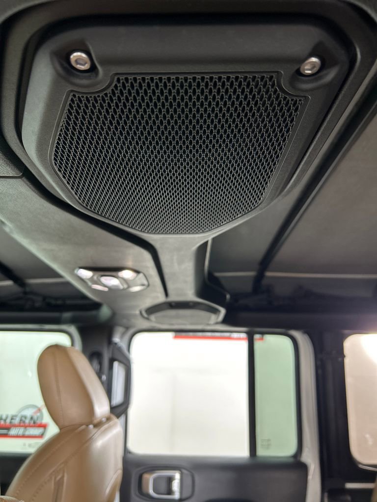 Used 2023 Jeep Wrangler Unlimited Sahara w/ Cold Weather Group image 18