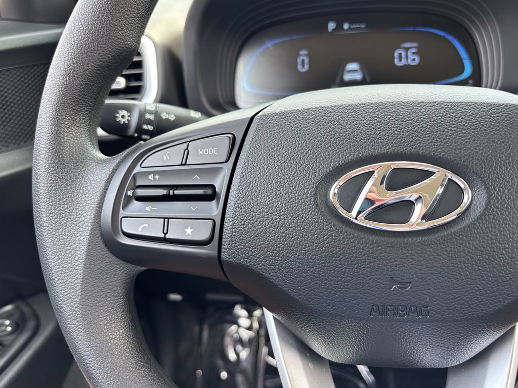 Used 2025 Hyundai Venue SE FWD image 26