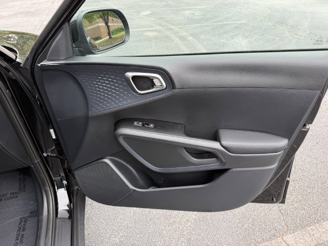 Certified 2025 Kia Soul EX FWD image 32