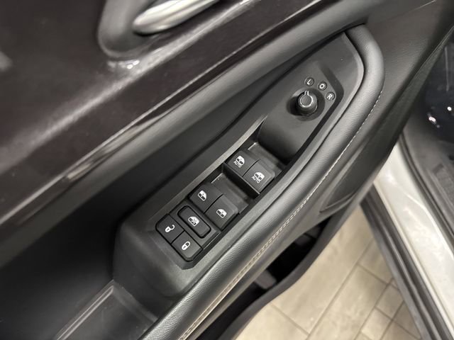 Used 2023 Jeep Grand Cherokee Altitude image 26