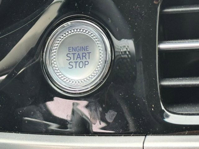 Used 2025 Genesis G70 2.5T image 29