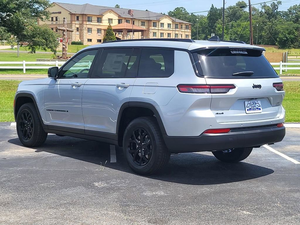 New 2025 Jeep Grand Cherokee L Altitude image 4