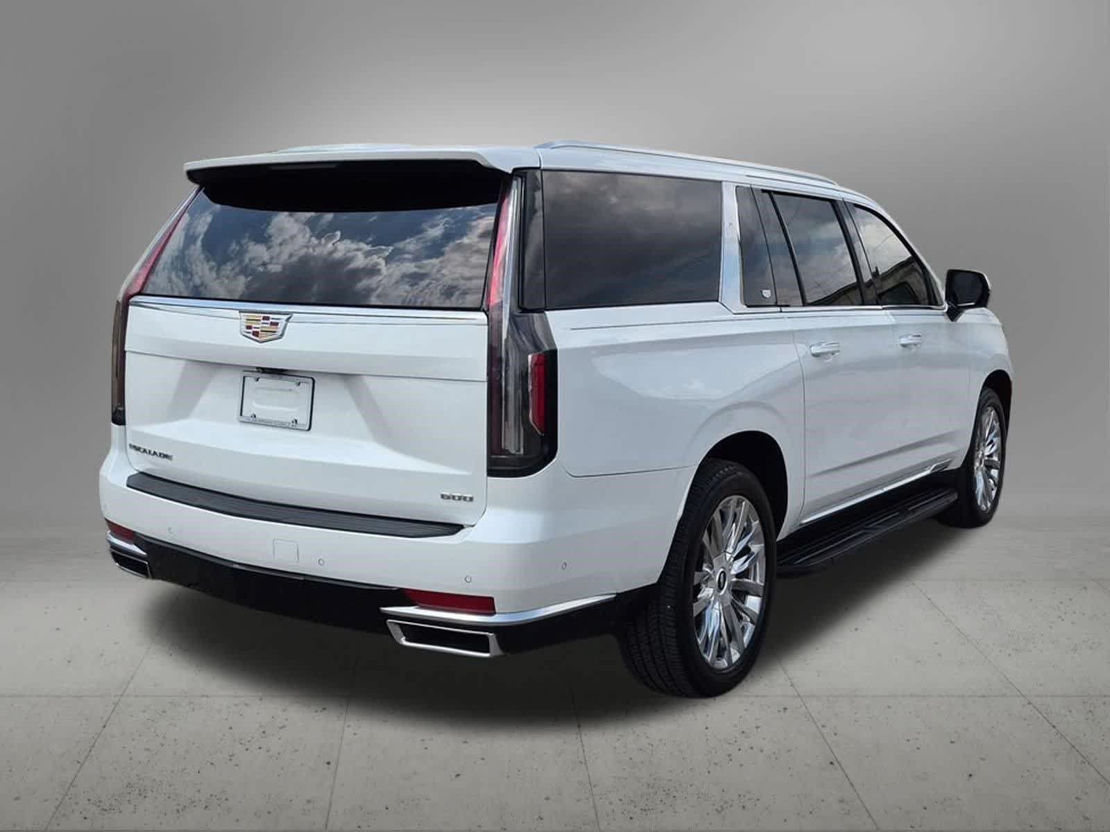 Used 2021 Cadillac Escalade ESV Premium Luxury w/ Driver Assist Tech Package RWD image 6