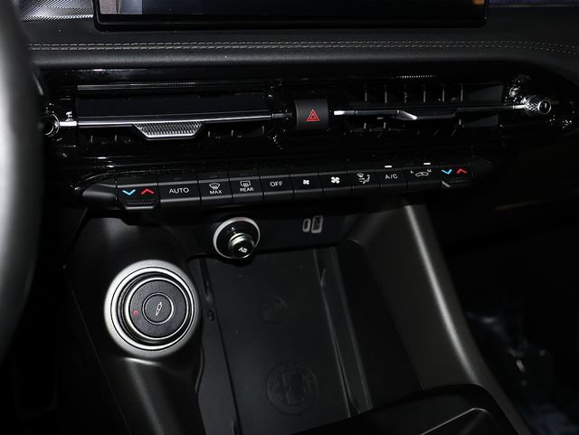 Used 2024 Alfa Romeo Tonale Ti w/ Premium Interior Package AWD/4WD image 22