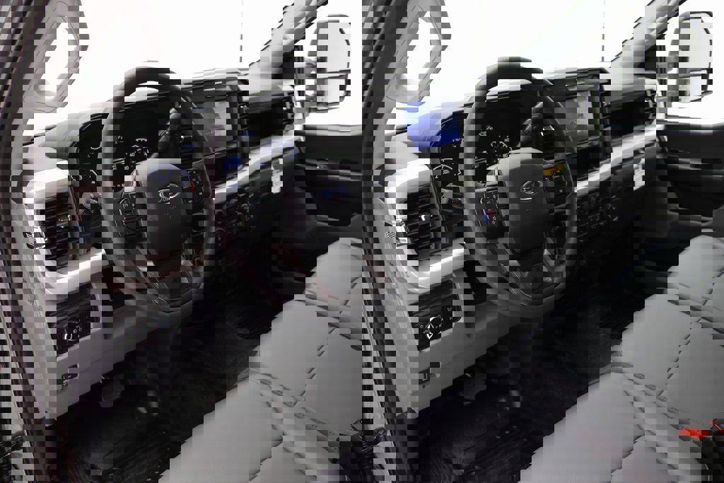 New 2025 Ford F250 XL w/ XL Chrome Package image 10