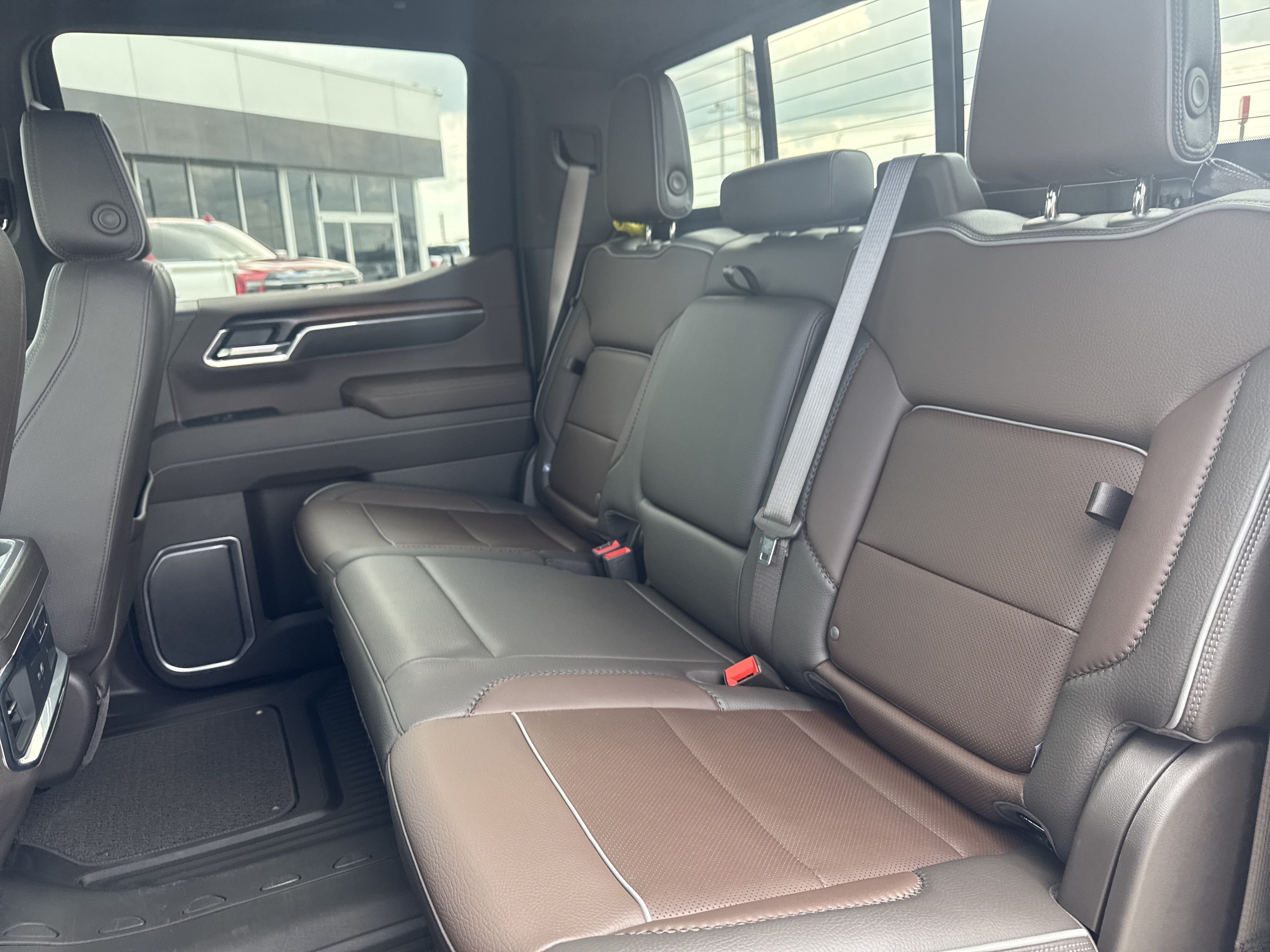 Used 2026 GMC Sierra 1500 Denali w/ Denali Reserve Package AWD/4WD image 12