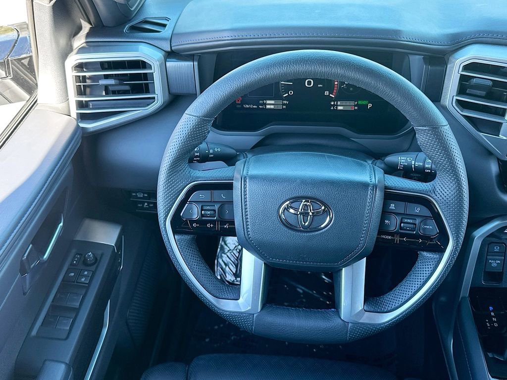 Used 2025 Toyota Sequoia Platinum image 23