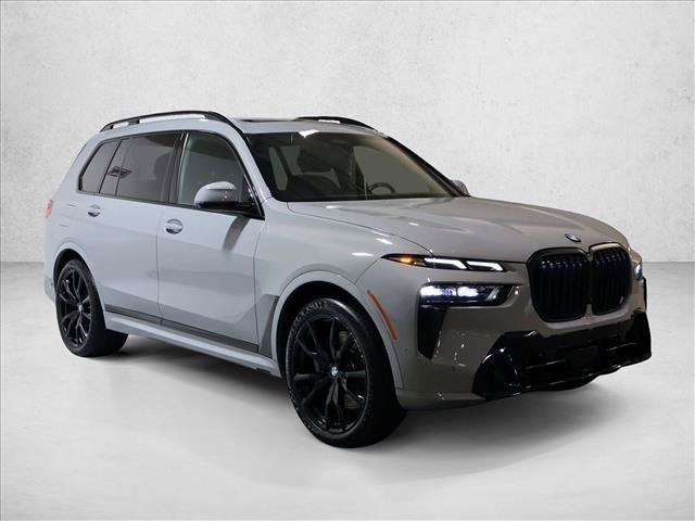 Used 2023 BMW X7 xDrive40i w/ M Sport Package AWD/4WD image 4