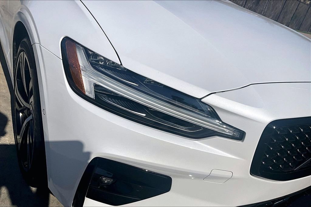 Used 2024 Volvo S60 B5 Plus image 39
