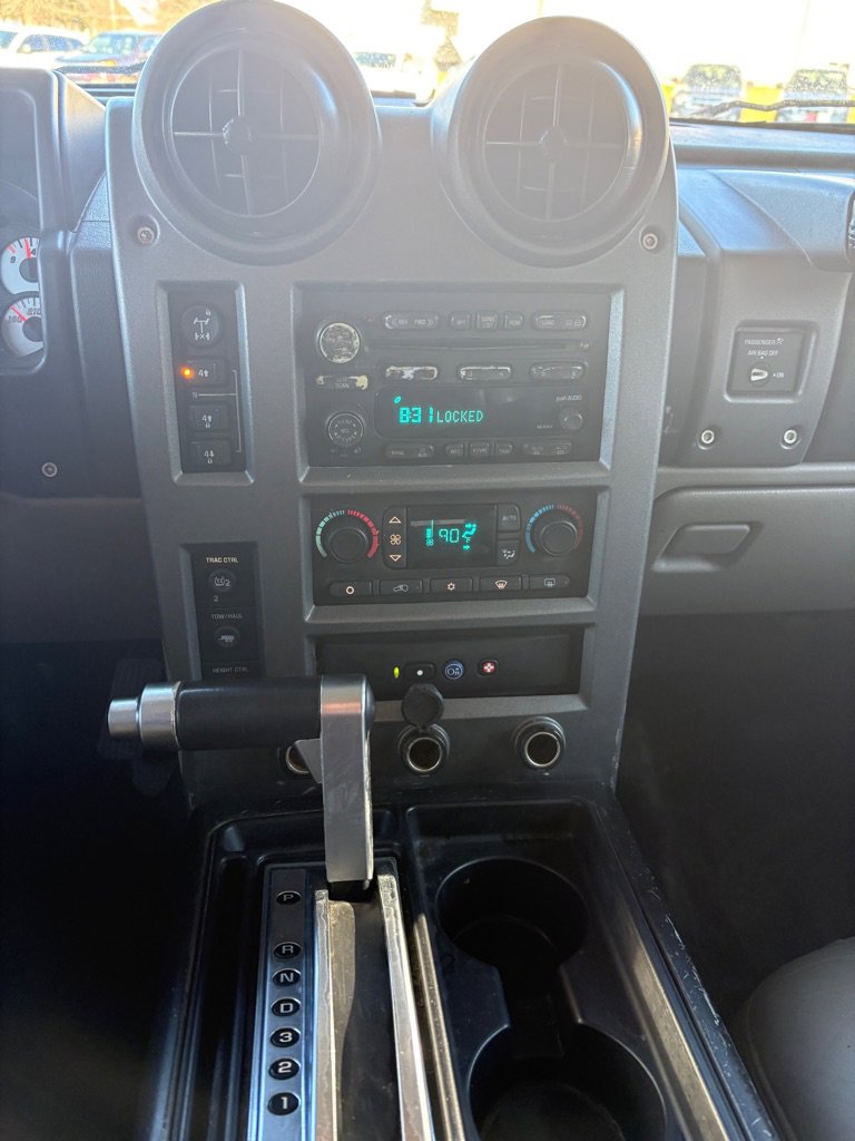 Used 2003 HUMMER H2 w/ Preferred Equipment Group image 16