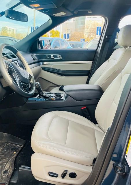 Used 2018 Ford Explorer XLT w/ Equipment Group 202A image 7