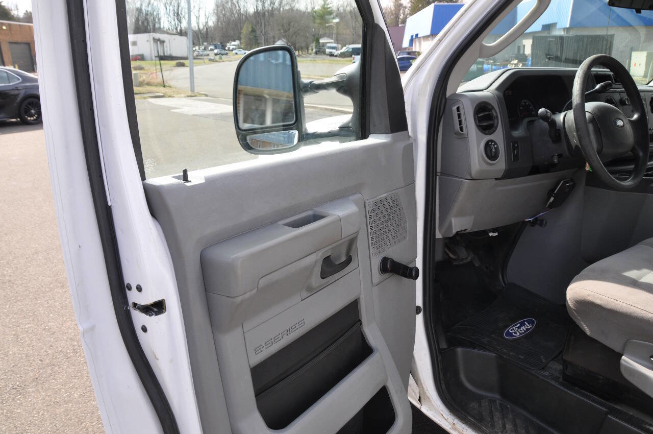 Used 2013 Ford E-250 and Econoline 250 RWD image 22