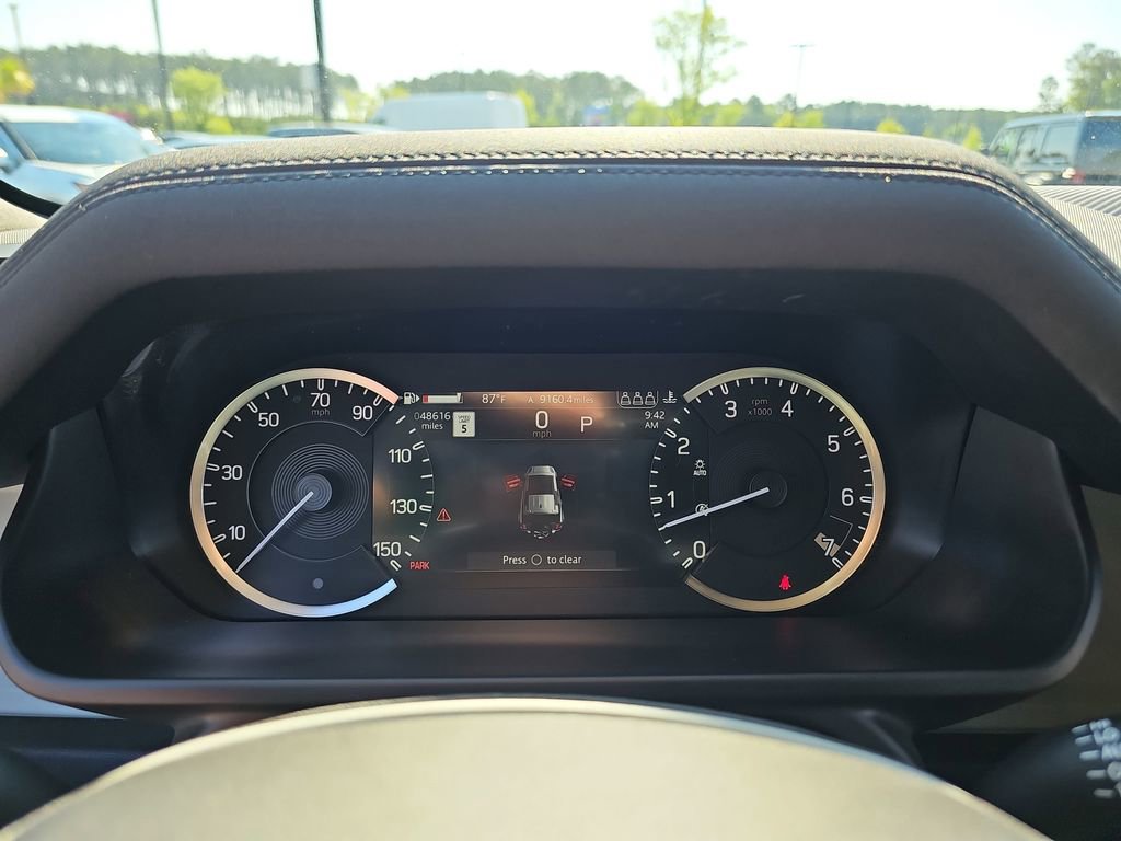 Used 2023 Land Rover Defender 110 SE AWD/4WD image 25