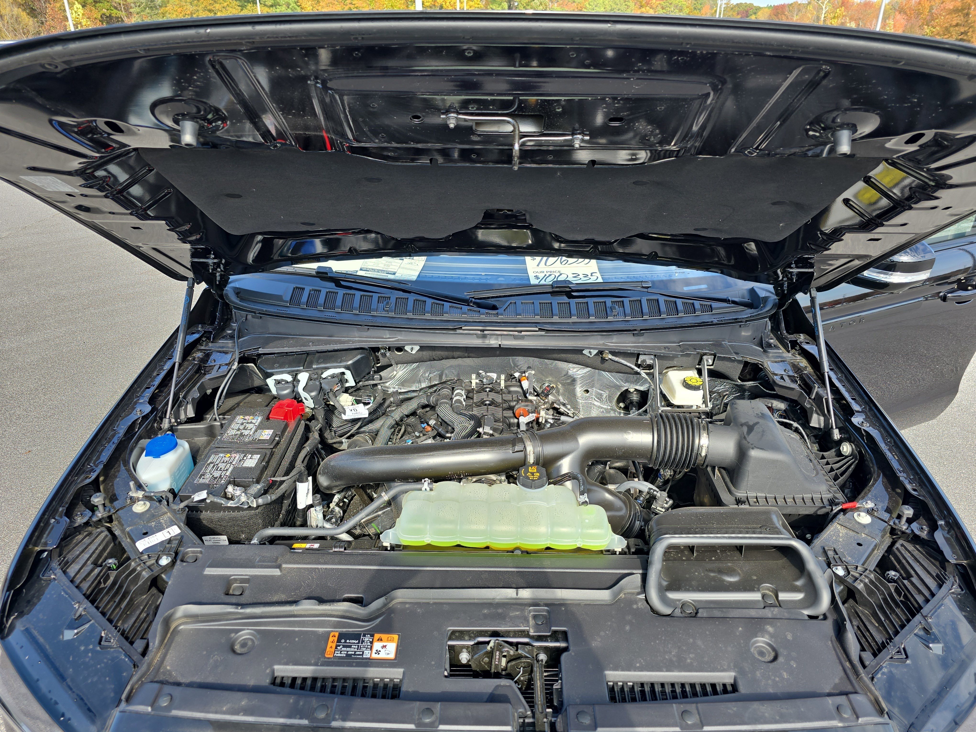 New 2025 Lincoln Navigator Reserve w/ Jet Appearance Package image 30