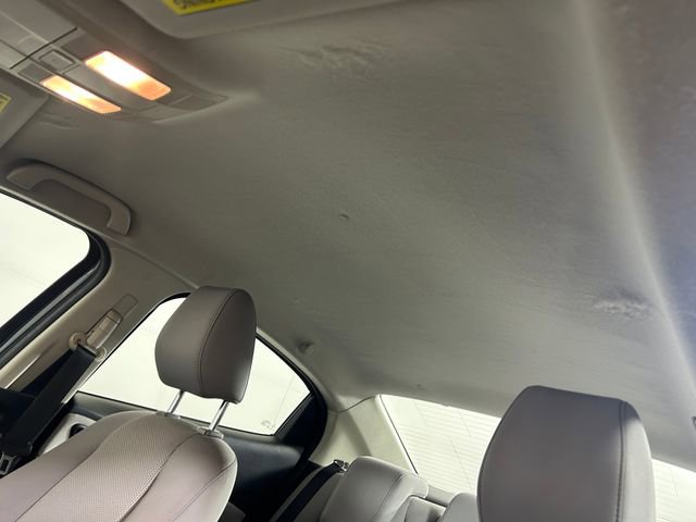 Used 2019 Toyota Yaris L image 13