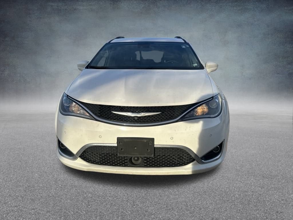 Used 2017 Chrysler Pacifica Touring-L Plus image 8