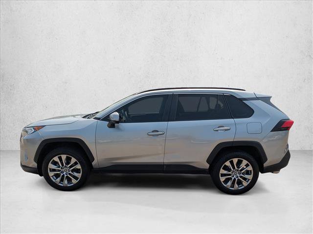 Used 2020 Toyota RAV4 XLE Premium FWD image 8