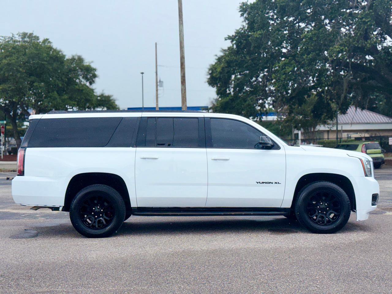 Used 2020 GMC Yukon XL SLE RWD image 5