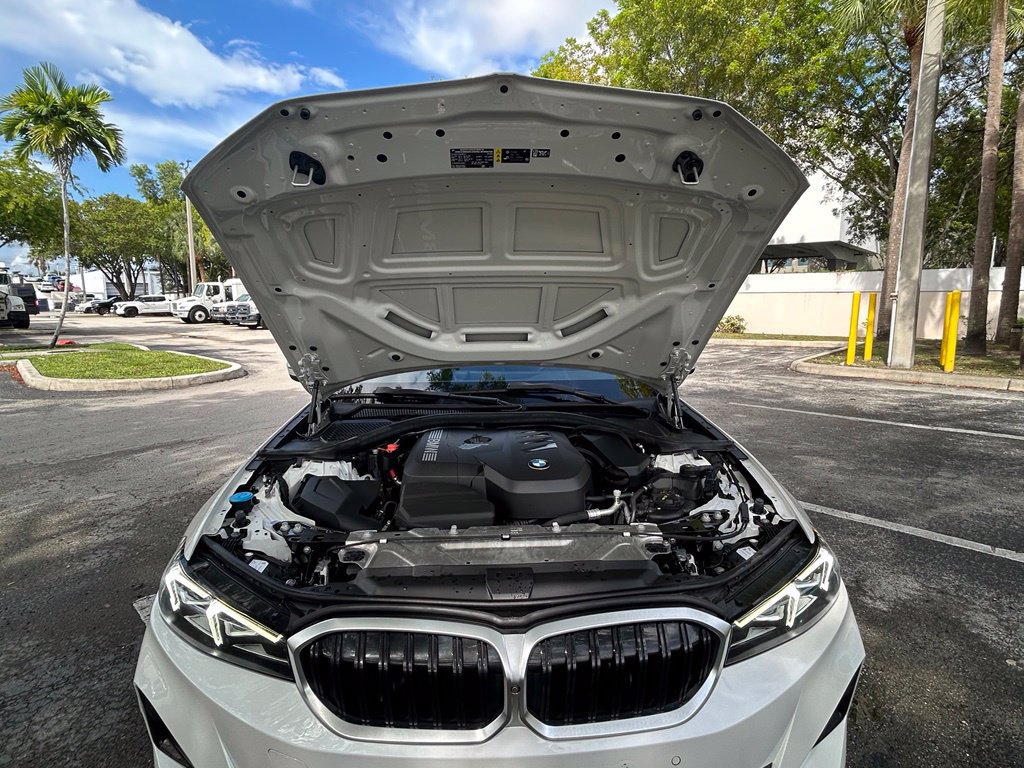 Used 2025 BMW 330i Sedan RWD image 27