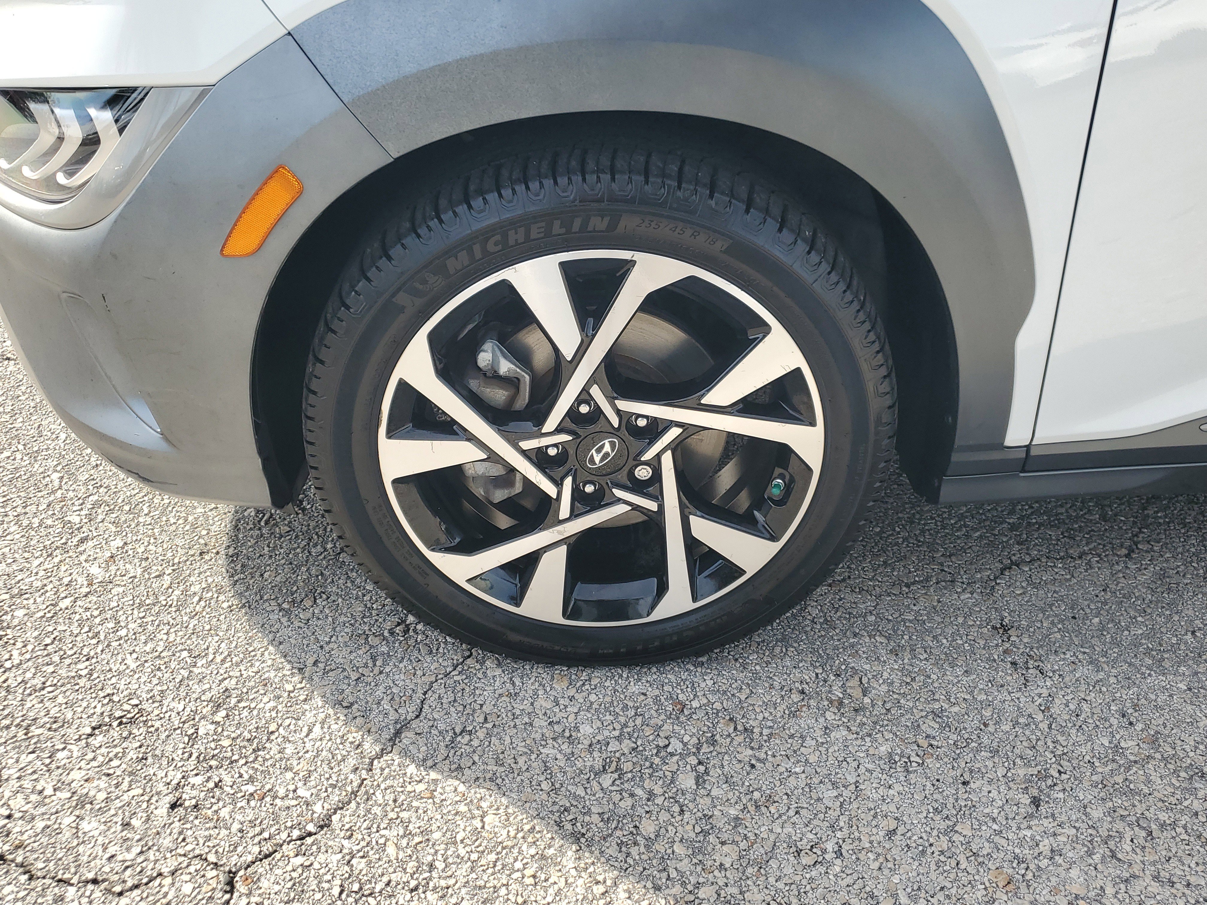 Used 2022 Hyundai Kona Limited image 5