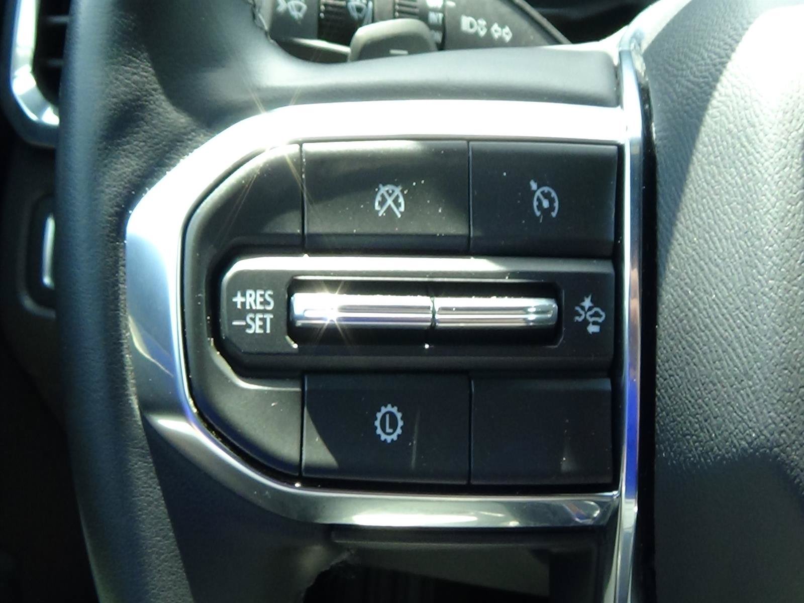 Used 2025 GMC Acadia Elevation FWD image 23