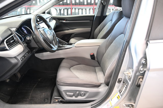 Used 2019 Toyota Camry LE FWD image 10