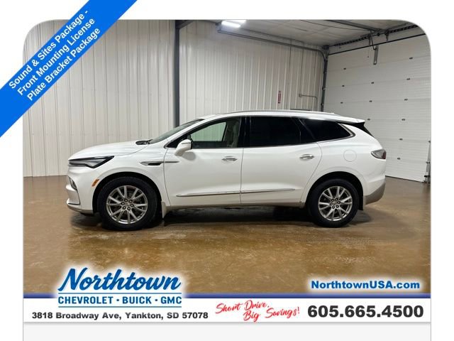 Used 2023 Buick Enclave Essence w/ Experience Buick Package image 2
