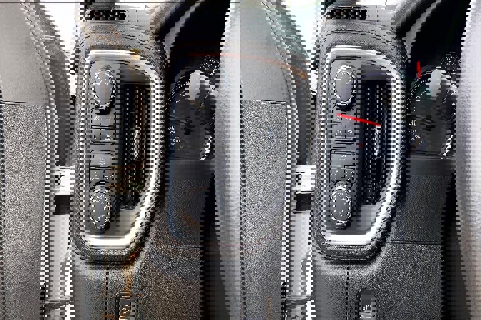 Used 2019 Chevrolet Silverado 1500 LT w/ Trailering Package image 33