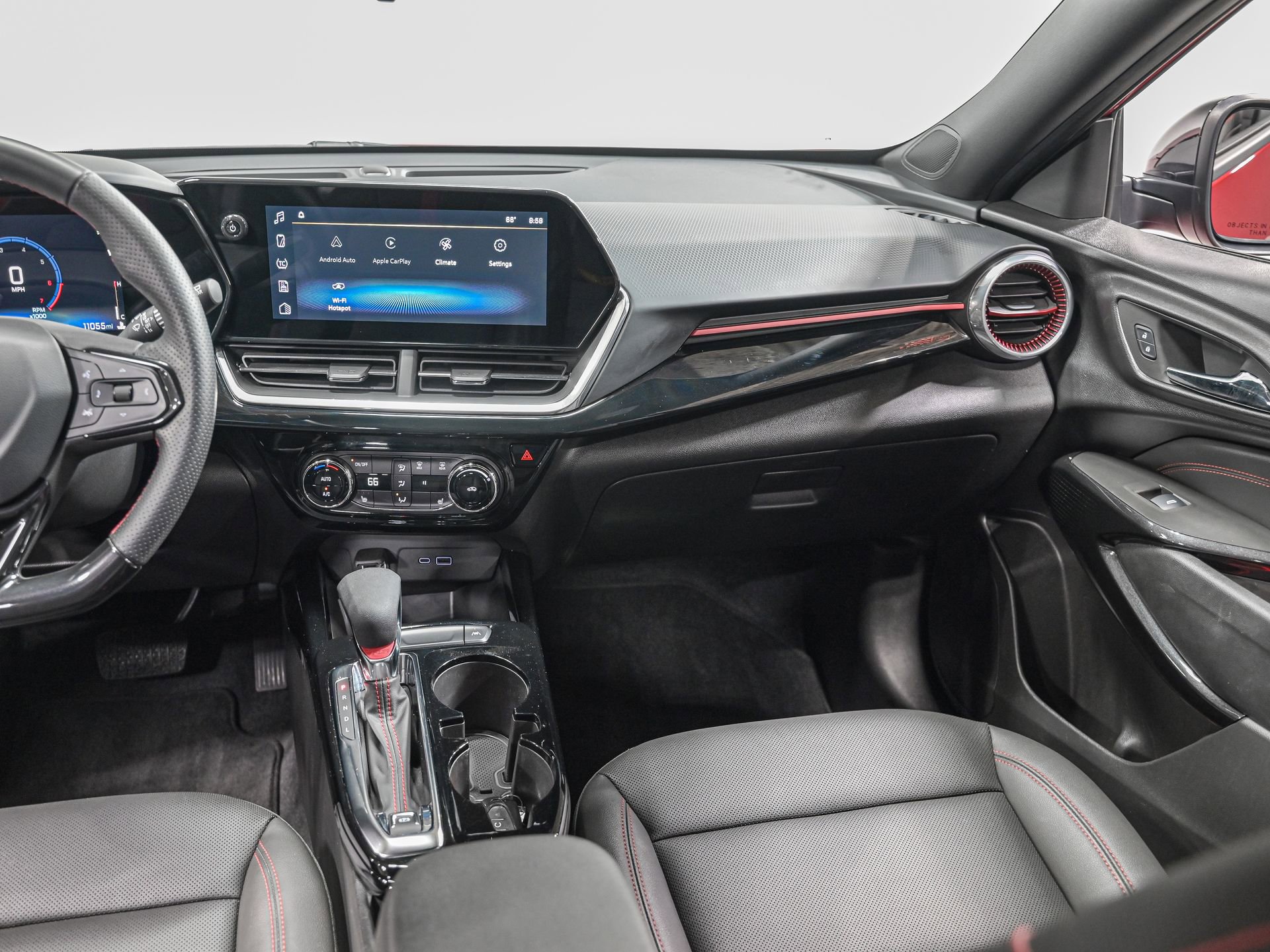 Used 2025 Chevrolet Trax RS w/ Driver Confidence Package image 28