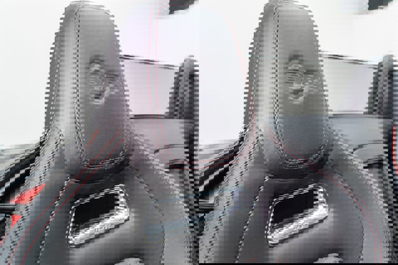 Used 2020 Jaguar F-TYPE SVR image 50