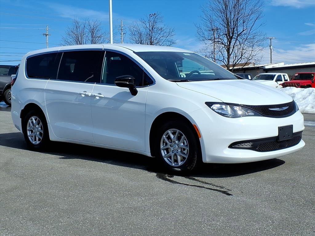 New 2026 Chrysler Voyager LX image 2