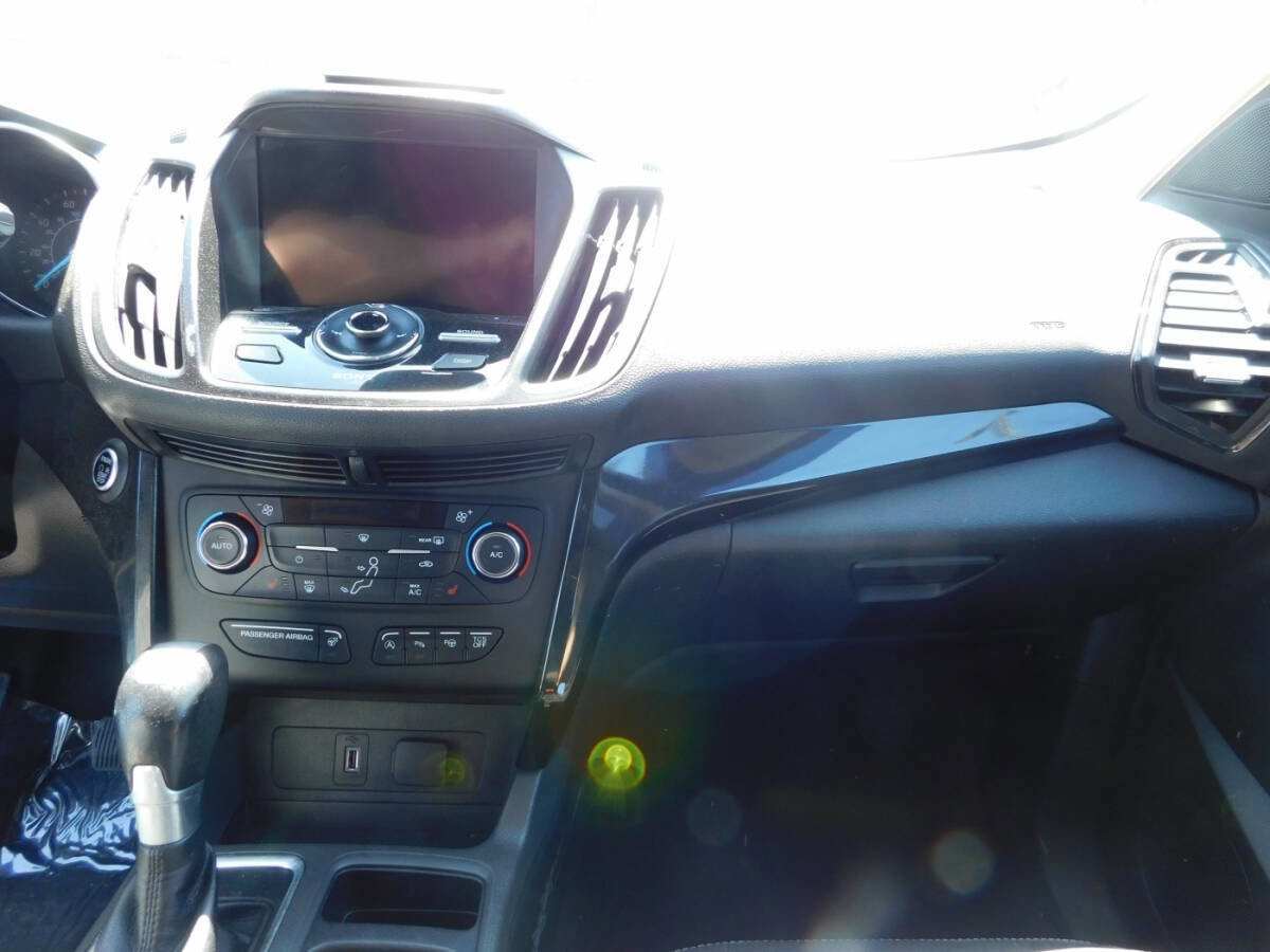 Used 2017 Ford Escape Titanium w/ Equipment Group 301A image 9