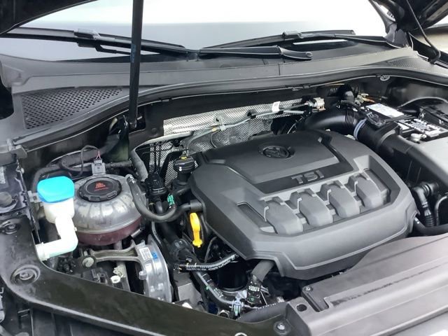 Used 2022 Volkswagen Tiguan SE R-Line image 14