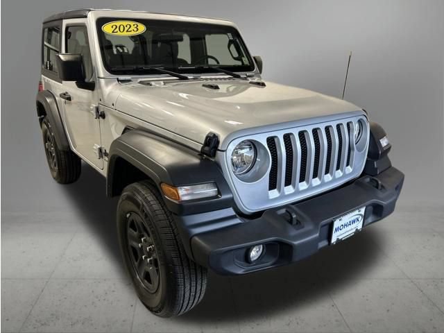 Used 2023 Jeep Wrangler Sport AWD/4WD image 8