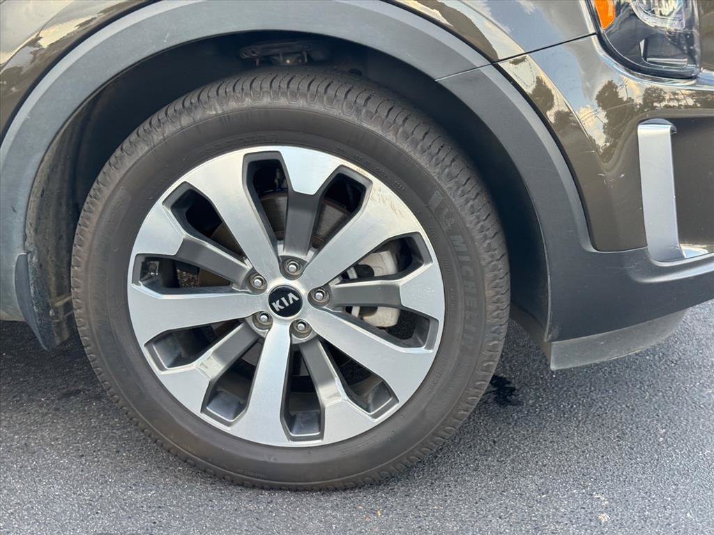 Used 2021 Kia Telluride EX w/ EX Premium Package AWD/4WD image 9