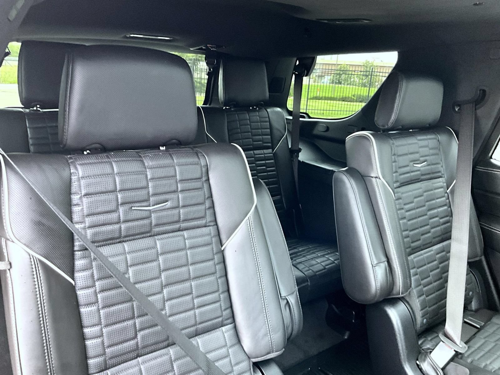 Certified 2025 Cadillac Escalade V w/ LPO, ONYX Package AWD/4WD image 20