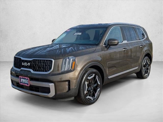 Used 2023 Kia Telluride EX w/ EX Captain's Chair Package