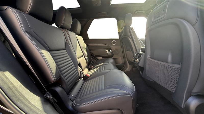 Used 2023 Land Rover Discovery S R-Dynamic AWD/4WD image 18