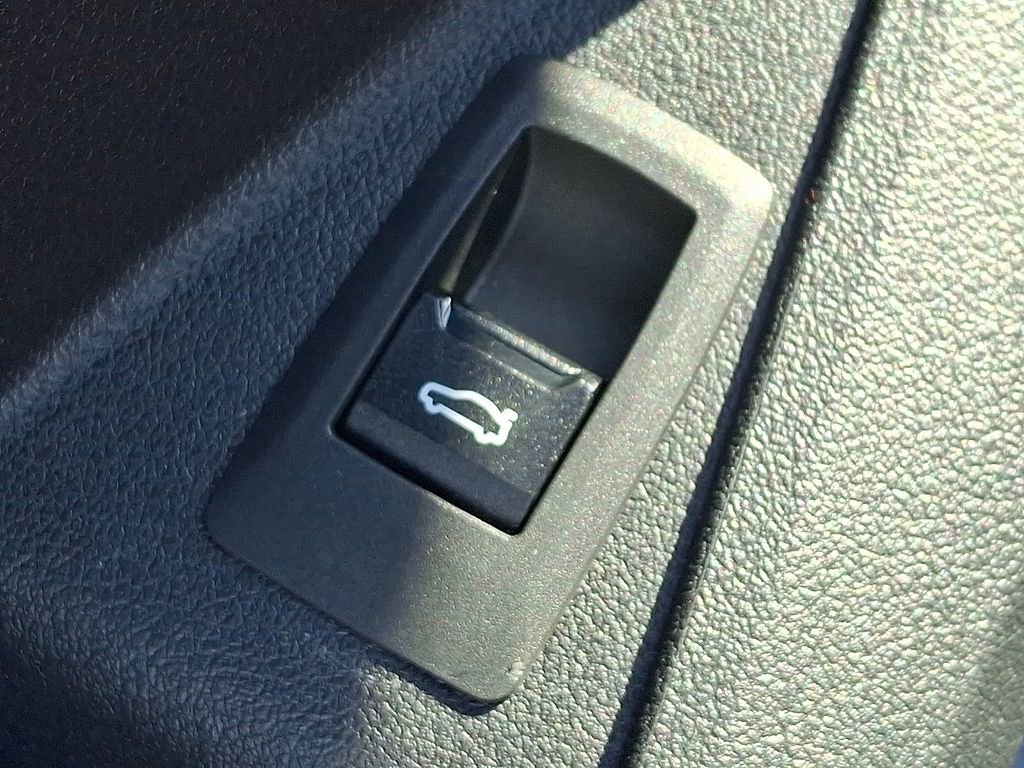 Used 2025 BMW 228i xDrive AWD/4WD image 26