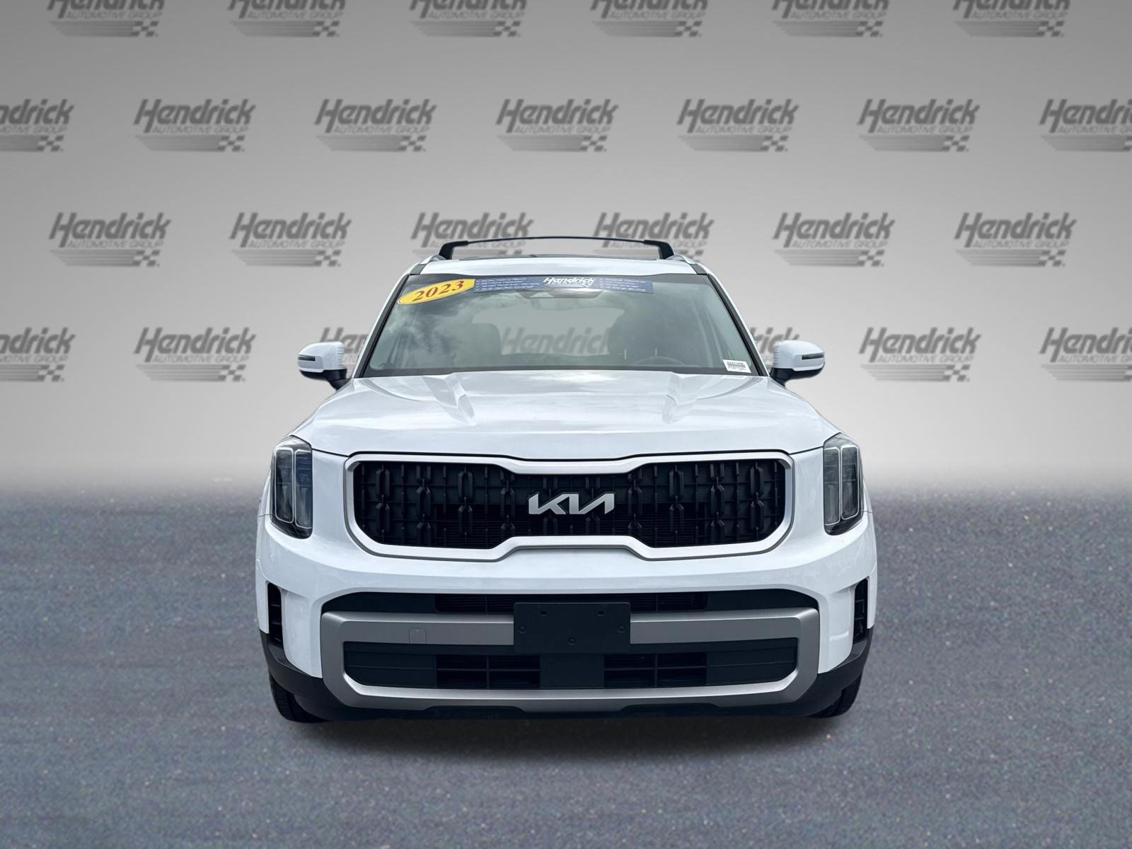 Used 2023 Kia Telluride EX w/ EX Captain's Chair Package AWD/4WD image 3