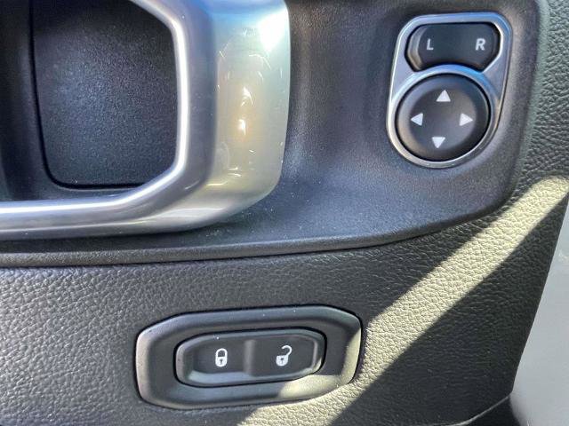 Used 2022 Jeep Gladiator Overland image 9