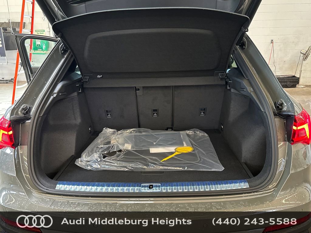 New 2025 Audi Q3 2.0T Premium image 25