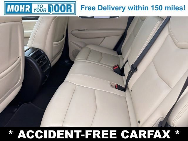 Used 2018 Cadillac XT5 FWD image 31