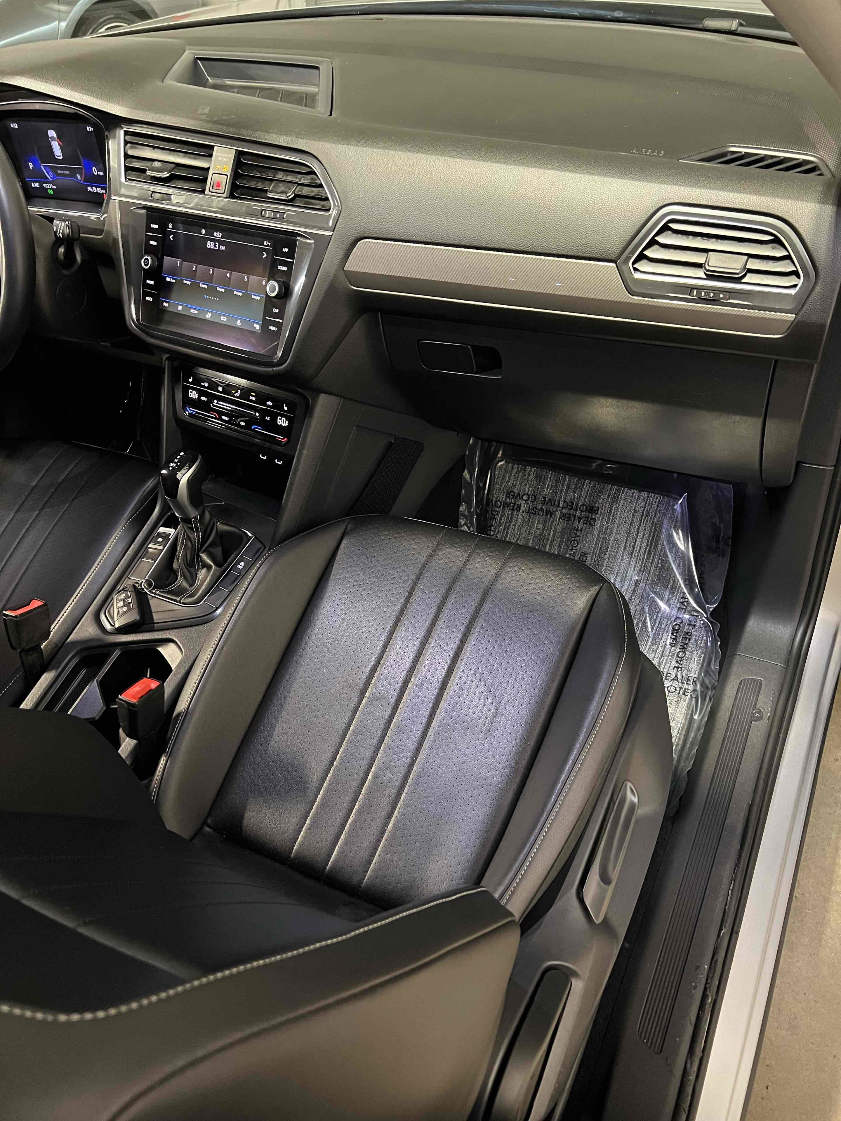 Used 2022 Volkswagen Tiguan SE image 46